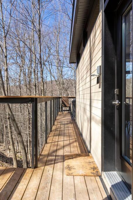 הוילה Cabin Sutton 252 - En Harmonie Avec La Nature! מראה חיצוני תמונה