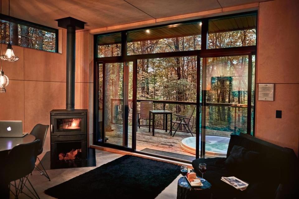 הוילה Cabin Sutton 252 - En Harmonie Avec La Nature! מראה חיצוני תמונה